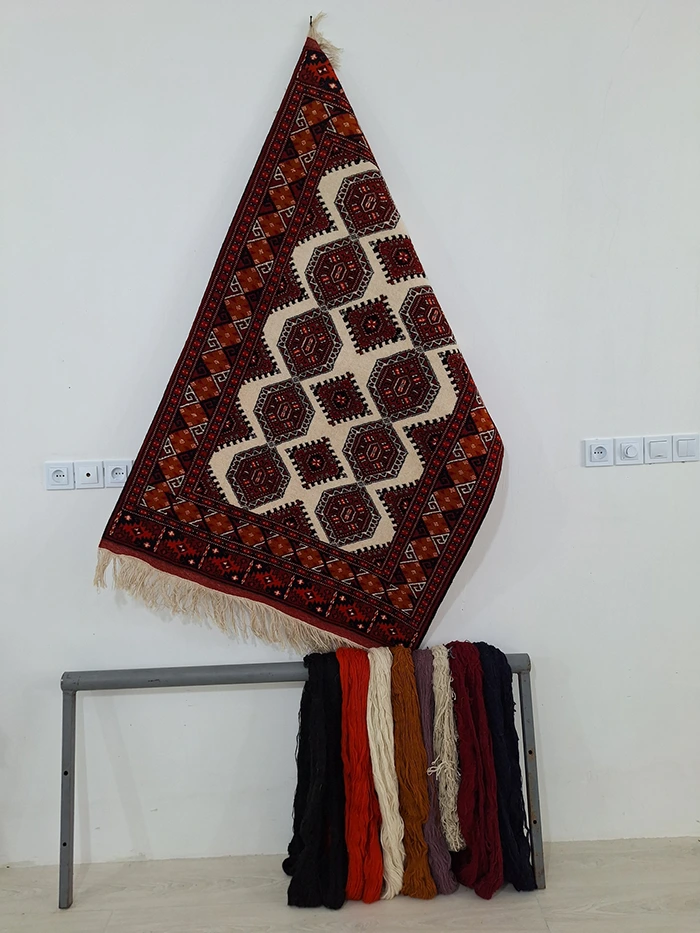 قیمت فرش ترکمن دستباف طرح کجاوه گل حاشیه