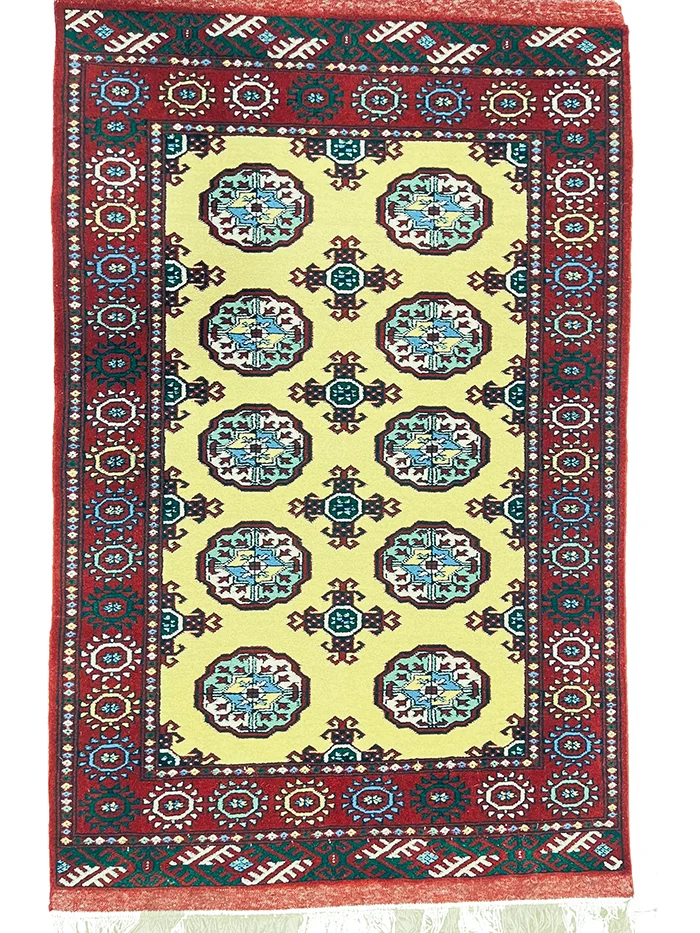 فرش ترکمن طرح اصیل ماری گل زرد